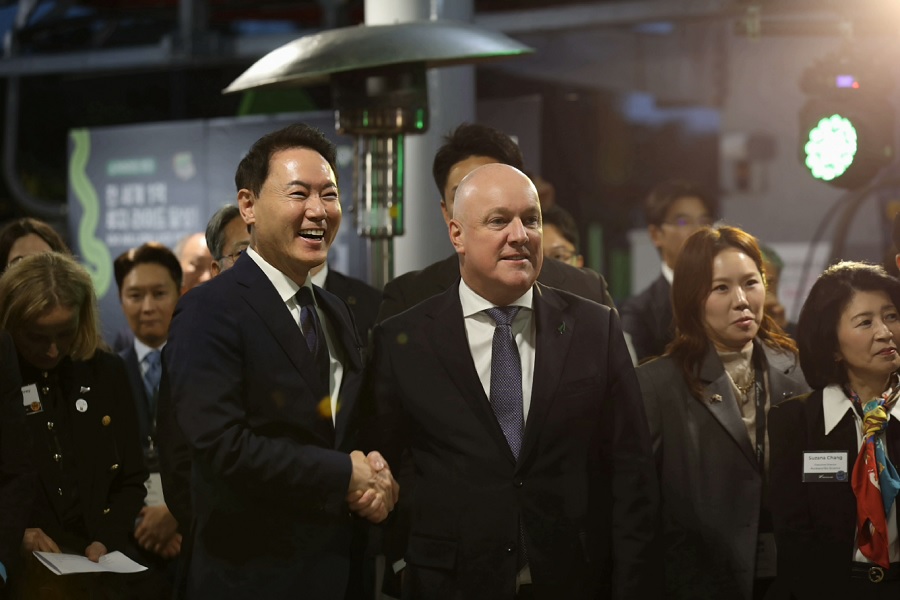 뉴이미지 코리아 박용재 대표(왼쪽), 뉴질랜드 총리 크리스토퍼 럭슨